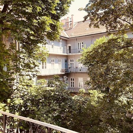 Chestnut Home - A Charming And Warm Feel Place Budapest Kültér fotó