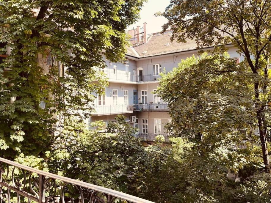 Chestnut Home - A Charming And Warm Feel Place Budapest Kültér fotó